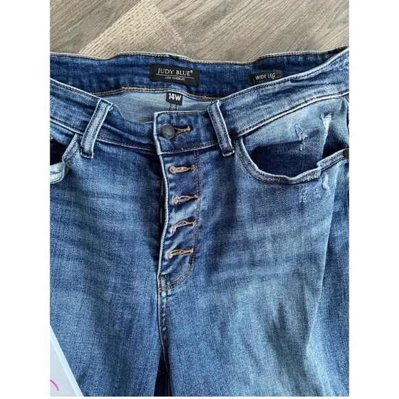 JUDY BLUE Button Fly Wide Leg Crop Jeans - Picture 8 of 9
